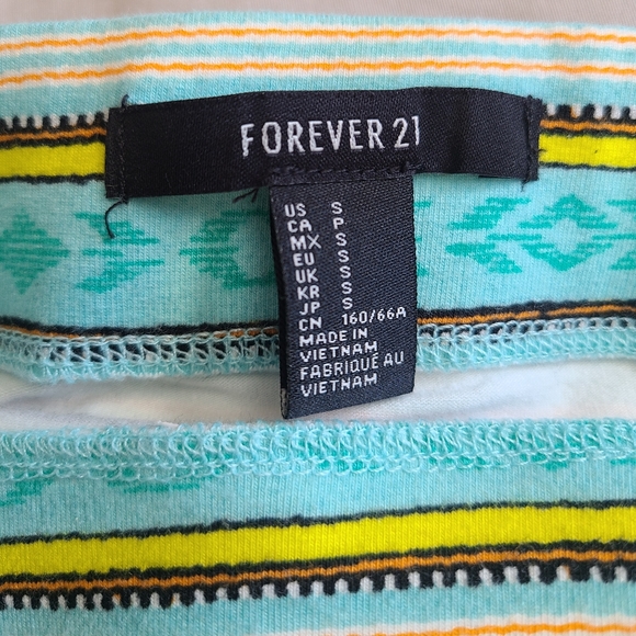 Forever 21 Aztec Print Mini Pencil Skirt - Picture 3 of 3